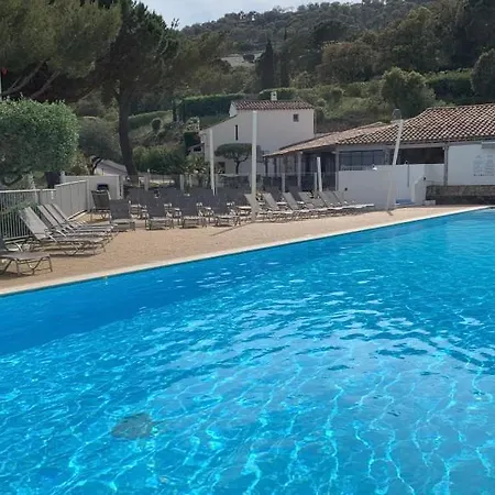 Les Collines Holiday home